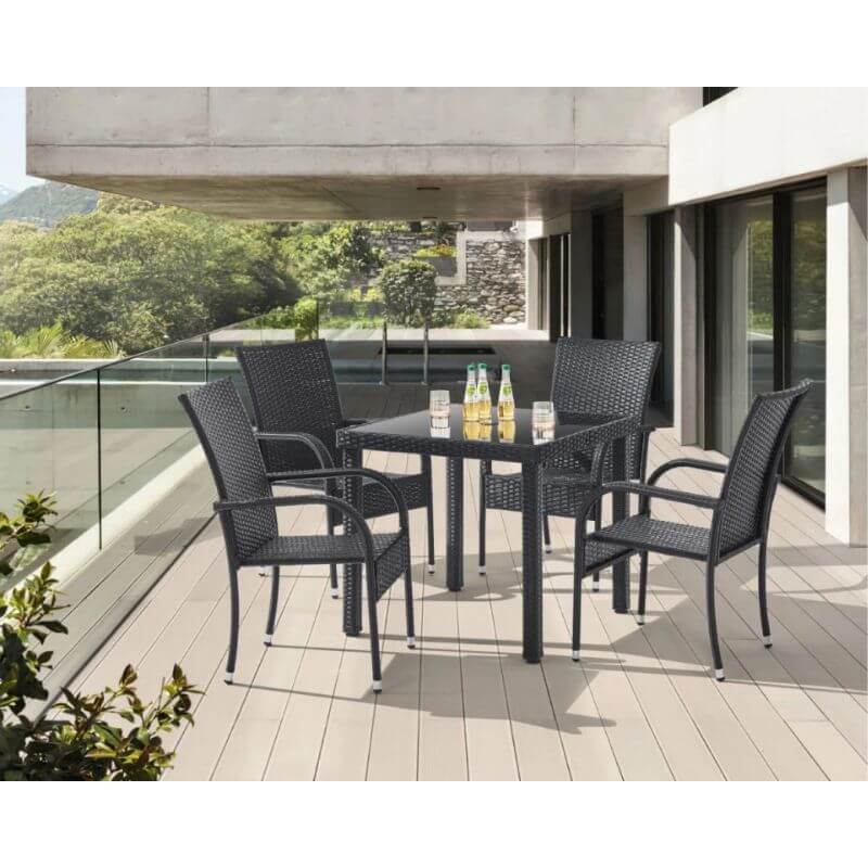 Zahradní ratanový nábytek